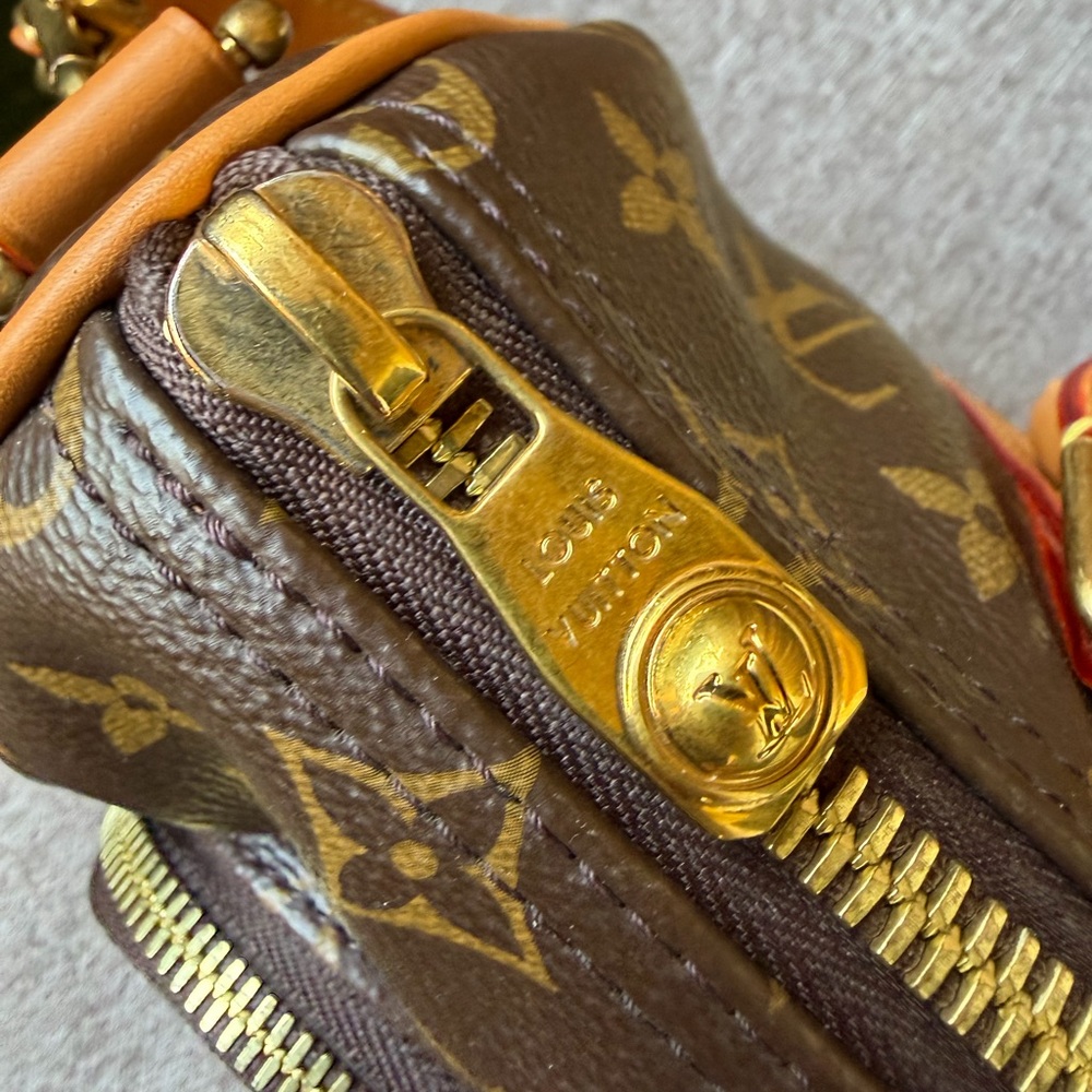LOUIS VUITTON Keepall 25 Cargo crossbody - Picture 8 of 10